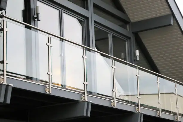 Guarda corpo com torre de inox